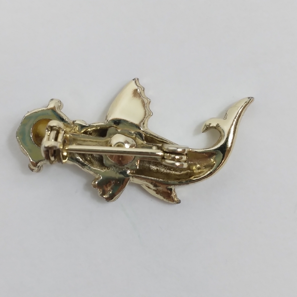 Vintage Pin Gold Tone Fish with "bubble" iridescent - Picture 4 of 5
